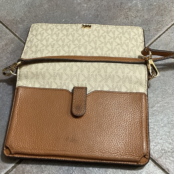 Michael Kors Tan and Cream Crossbody Bag - Picture 12 of 12